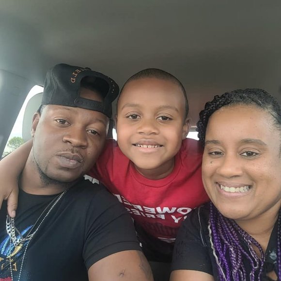 Meet your Posher, Alisa - Picture 1 of 2